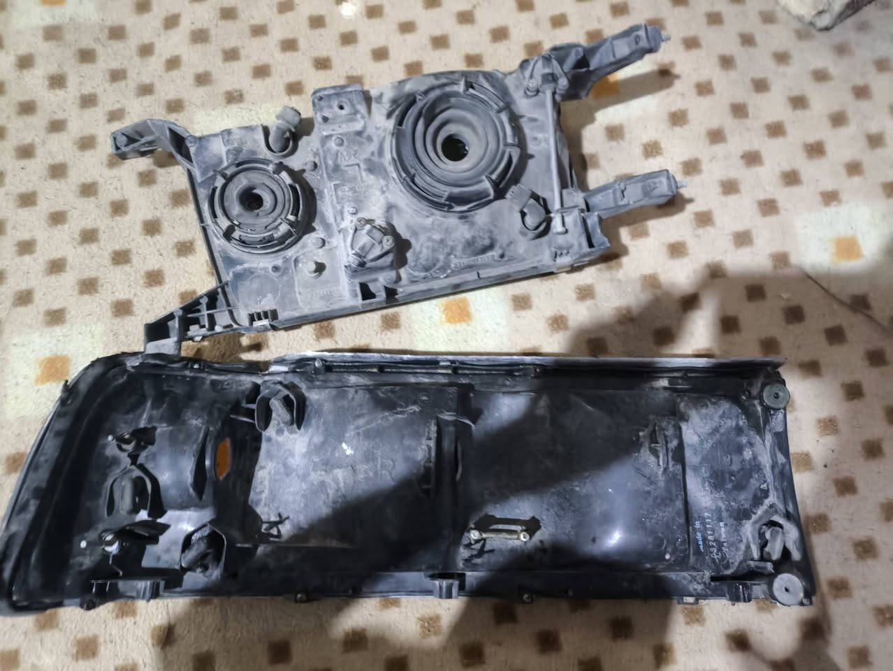 غراض سياره ارنب البيع لايت جهت اليسر وبك لايت جهت اليمنى رمايد خلفيه مال يسر وتريشه خلفيه مال يمنه  وجاملقات البيع مكنهن بني منصور قرب الامام احمد ابن علي ع  ***********
