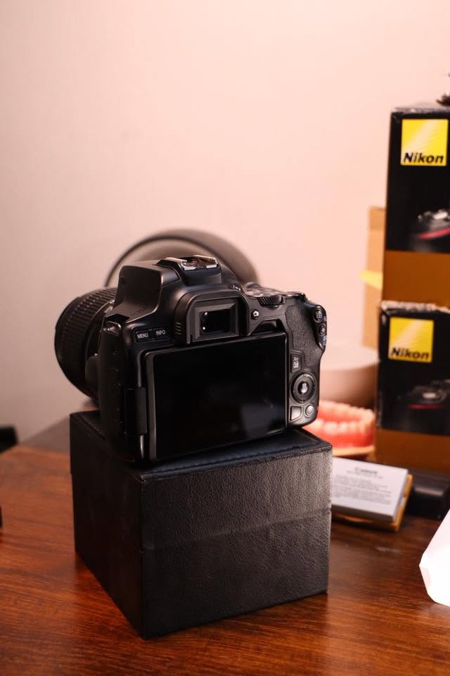 للبيع كامرا كانون 250D شاشة لمس قلاب 4K تصوير +wifi+ بلوتوث
سرعه ودقه وسلاسه فولل
نضافه 100%   
ملحقات 
عدسه 18-55
شاحنه
بطاريه 
حزام
السعر 600 الف وبي مجال 
مكان بغداد البنوك 
لايوجد توصيل


**إذا كنت صاحب هذا الإعلان وتريد حذفه لأي سبب، رجاءا أرسل رسالة إلى الدعم الفني**
