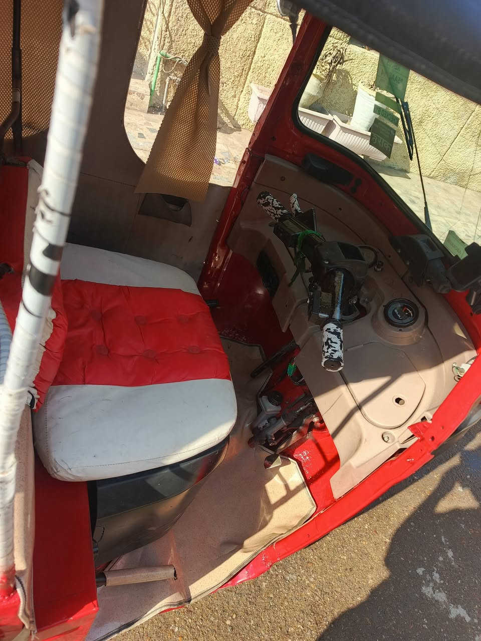 تكتك موديل 18 رقم سنويه باسمي صبغ للجماليه تعمير كامل تشفيت كامل يعني التكتك جاهزه  سعر خمس ملايين ونص بيها مجال مكان العلاوي شارع سته ظهر مستشفى الكرامه*********** بيع مستعجل
