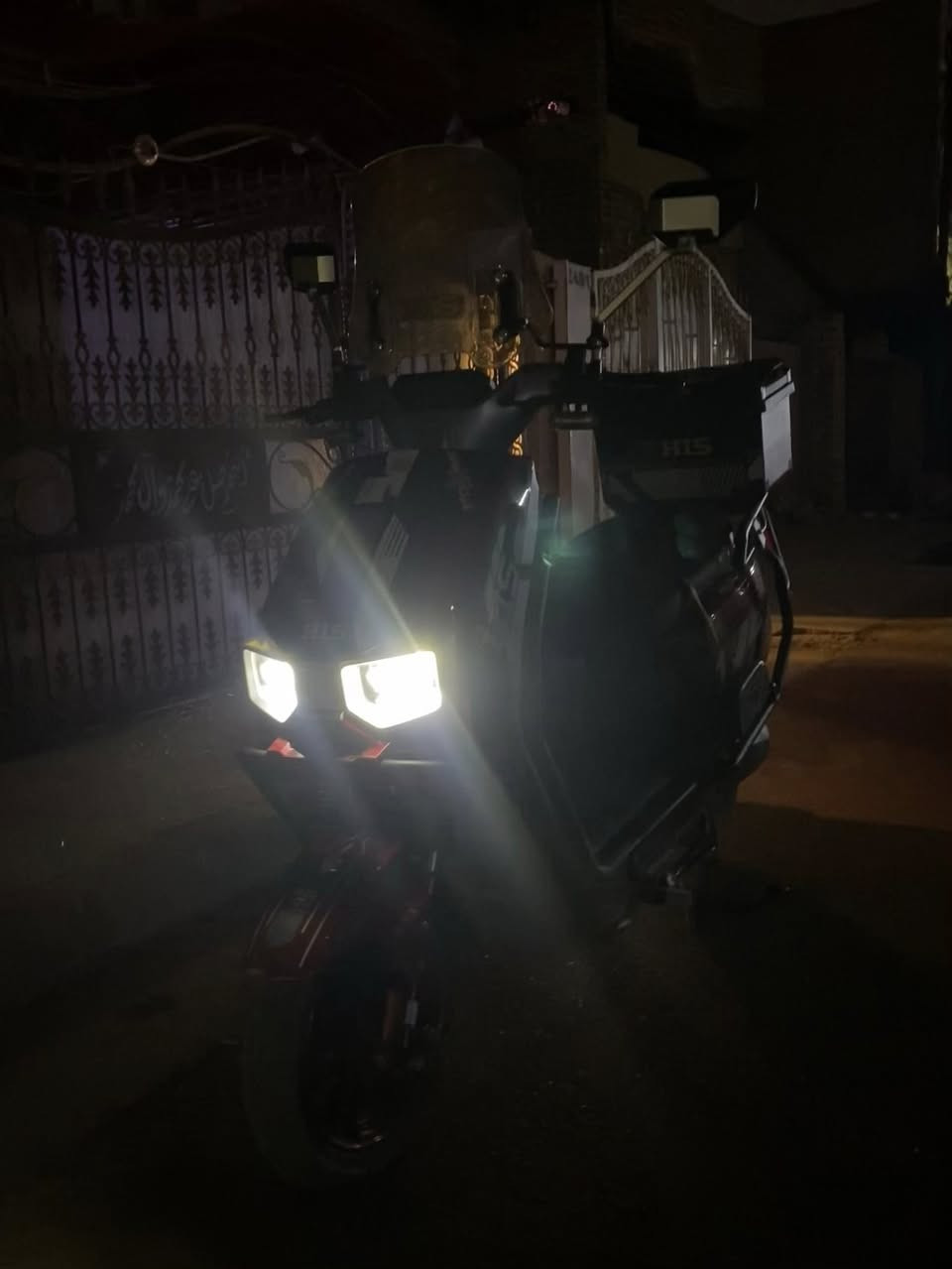 دراجه صاعقه  His للبيع  فول موصفات الدراجه جديده حيل بطاريات 🔋 6  نضيفات الملف 2500 الدراجه سريعه بيه ر بيه p  لايت عالي ناصي بيه درع من الطول الدراجه للخير الدراجه خير من الله بيه صندوك خلفي شديته 55 ألف سرعته 88 حقيقي.   بريكات هادروليك ودسك مكان بغداد حي العلام البياع السعر 800 إني مأخذه قبل 23 يوم 1350 ألف  والله الياخذه يترجملي***********
