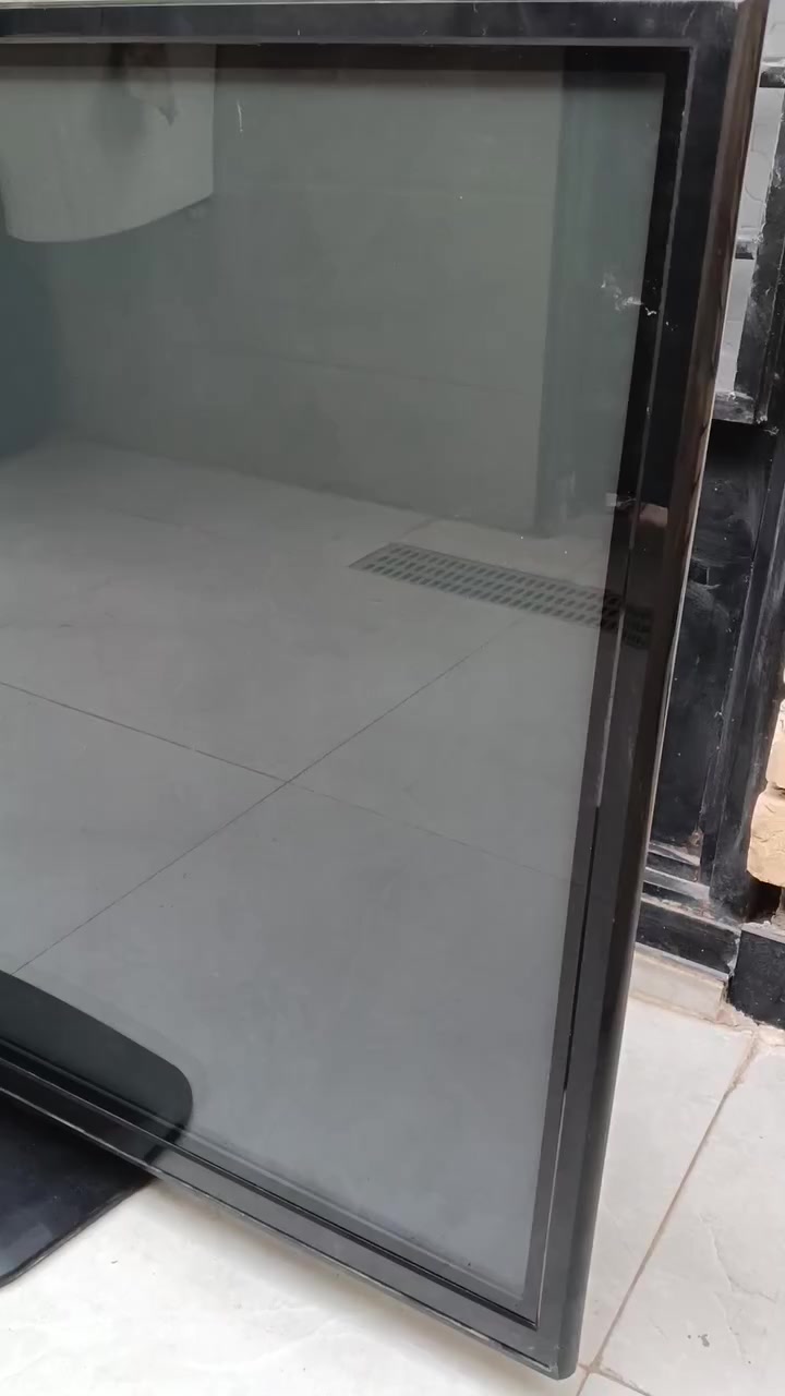 شاشة بلازمة LG
ـــ قياس الشاشة 55
-- شغالة  
ـــ سعر الشاشة 100 ألف
ـــ عطل الشاشة  HDMI
ـــ للسفسار تواصل عبر الواتساب ***********
