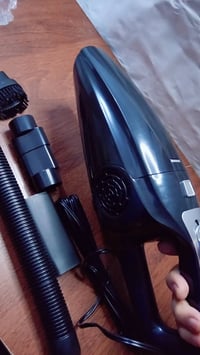 مكنسة سيارة • مع ملحقاتها • توصيل متوفر