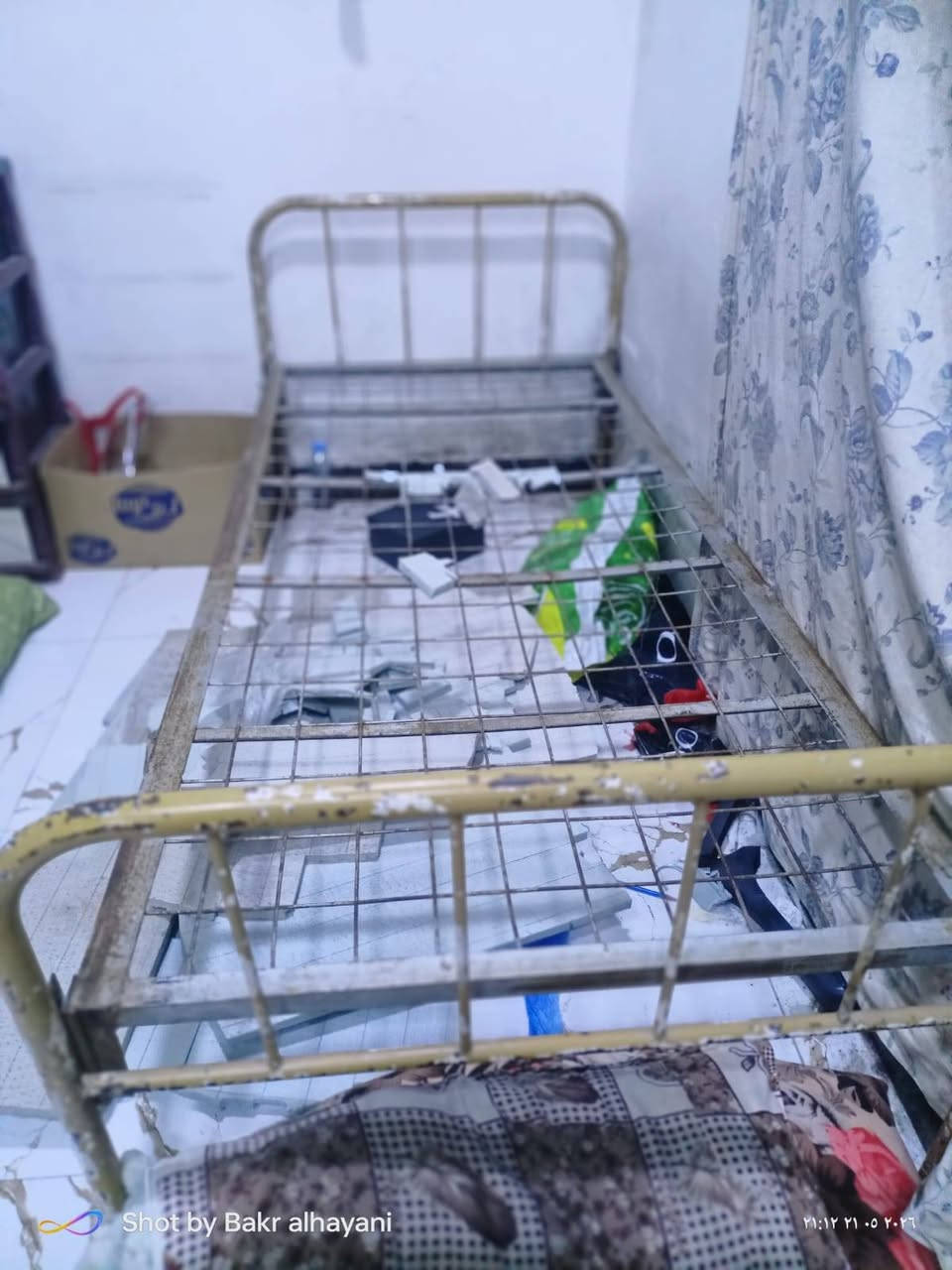 #بيع مستعجل 
سرير حديد عدد3 ب35 +سرير خشب ب40 
طباخ منضدي ب25 
فرن كهربائيّ الاوتوماتيك عاطل فقط ب15 
ميز مكتبي تركي ب 15
صوبات كهربائيه عدد2 ب25 
المكان موصل_حي الحدباء_سايدين البحرين 
للاستفسار متوفر واتساب او الاتصال على الرقم ***********
