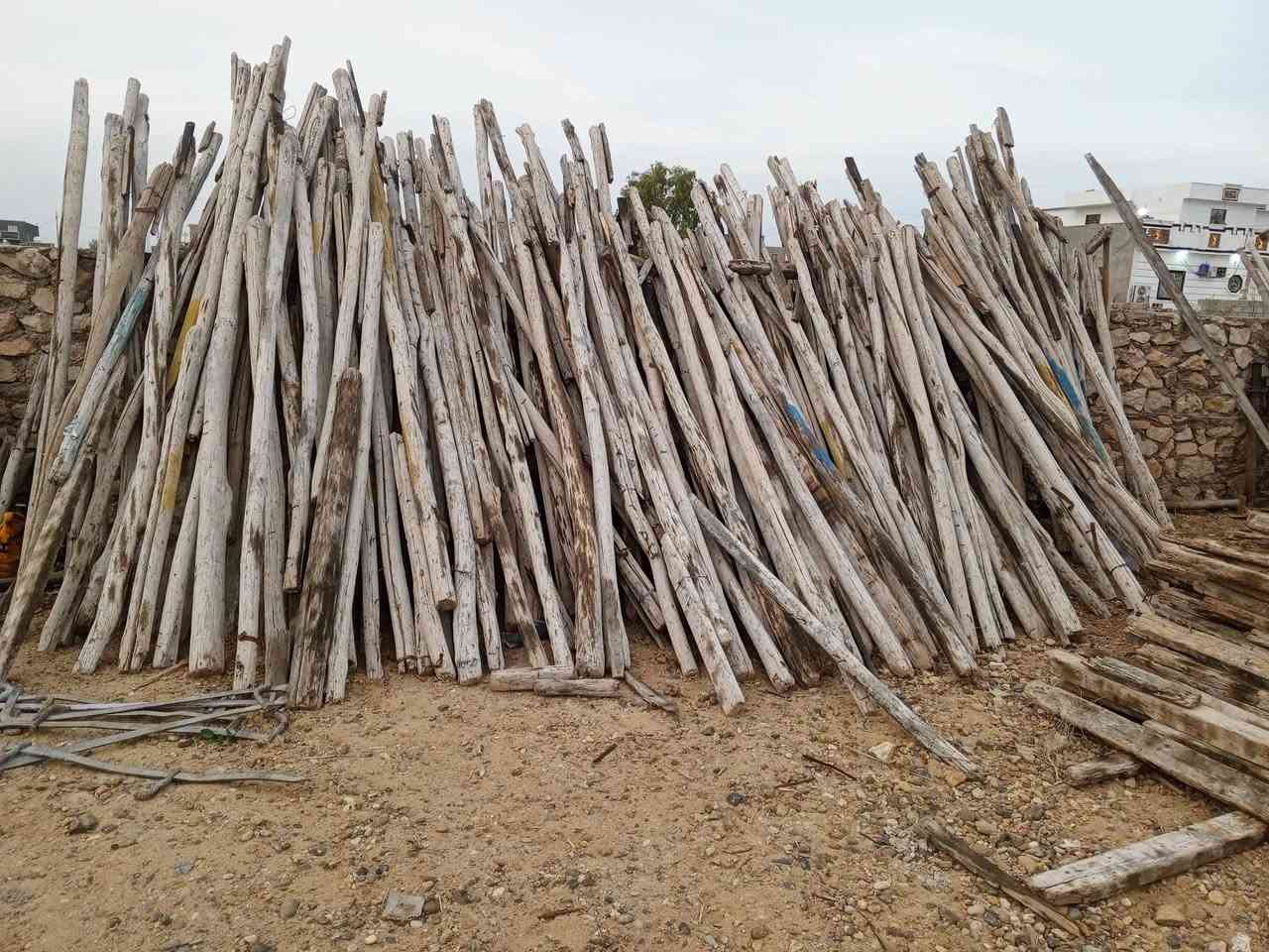 سلام عليكم
قالب خشب لبيع  المكان الانبار 

***********
