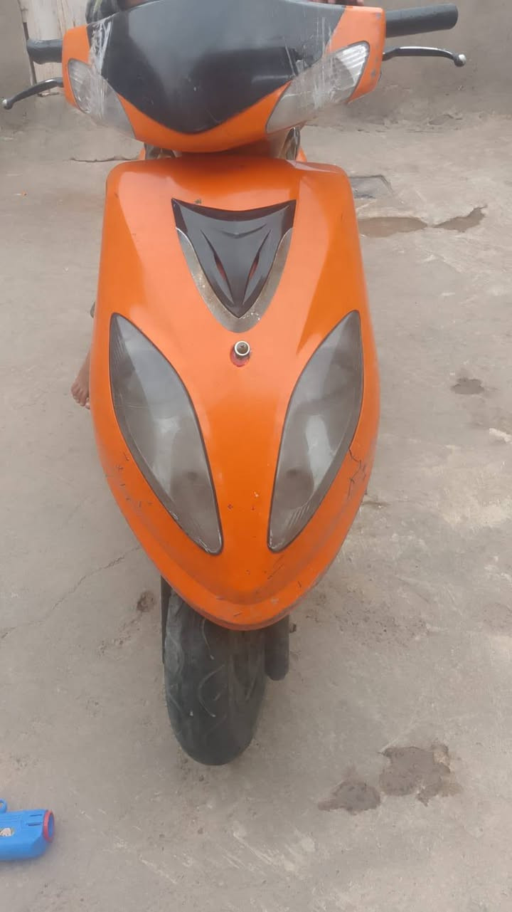 دراجه سيام  البيع
سلف كهربائيات كلها شغاله سعر ٣٥٠ بدون وراق  ***********
