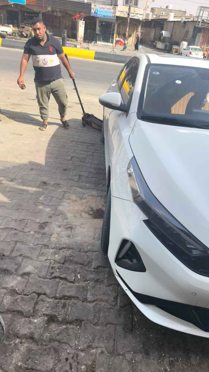 رجاء اقرا المنشور قبل لاتتصل كيه 3 مديل 24 جديده ع وضع الشركه. بيهه بارد قليل باب السايق والباقي كفاله عامه رقم اربيل وكاله عامه بسمي  عنوان السياره بصره التحسينيه السعر خاص اتصل وتدلل *********** Singapore
