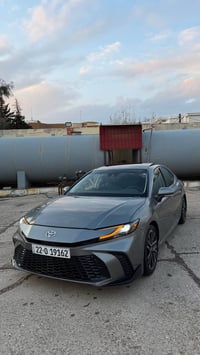 كامري XLE • ٢٠٢٥ • ضرر ٣ قطع