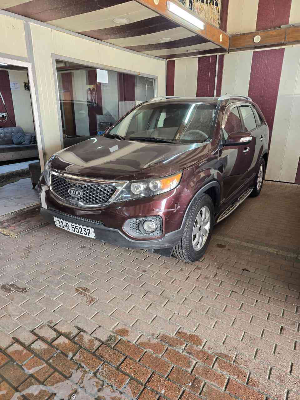 سلام عليكم عندي سورنتو موديل12امريكي لون ماروني محرك 2400 رقم بغداد سعر145 بيه مجال الرقم ***********
