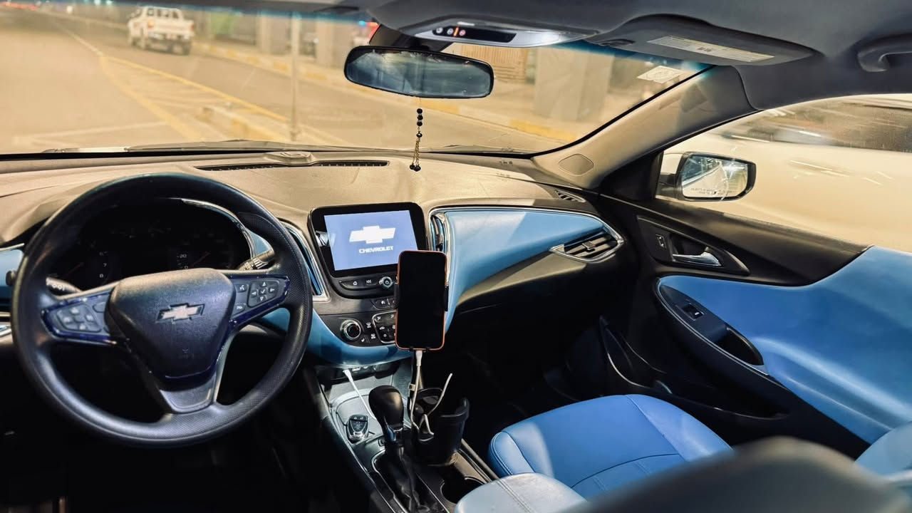 السلام عليكم 
ماليبو مديل 21 
محرك     1500 
معوقين كربلاء وكاله عامه باقي سنه ونص على تحويل 
ماشيه 150  كم 
موصفات     Lt    معروفه موصفتها 
حادثها موضح بل منشور وسونار موجود بل منشور 
بيها ملاحظات بصيطه جاملغ خلفي بي طعجه خفيفه موضحه بل صوره 
للبيع مكاني بغداد الحريه 
سعرها   110 $  وبيها مجال
***********.    التواصل فقط واتساب او اتصال
