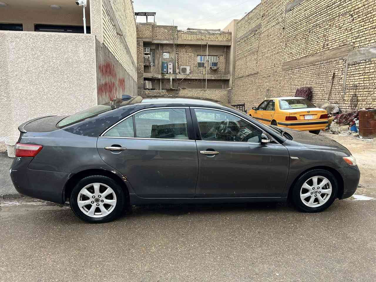 السلام عليكم
كامري 2007 v6
محرك 3500 
هزه ورقم جديد
السياره بااسمي 
مبدل مكينة جديده سعرها ١٣ ورقه قبل شهرين شديتها 
الكير مكفول 
كهربائياتها جاهزه 
تبريد منظومة جديده
صدر السياره جاهز 
باتري جديد  
السعر ٨٧ وبيها مجال بسيط 
السياره يرادلها ترتيب للدعاميات وبطاين بيبان 
بيها اربع بيبان وجاملغ صبغ اثر شخوط 
البجم والصندوك سليم بدون صبغ 
مكان السياره بغداد 
للاستفسار الاتصال ***********
