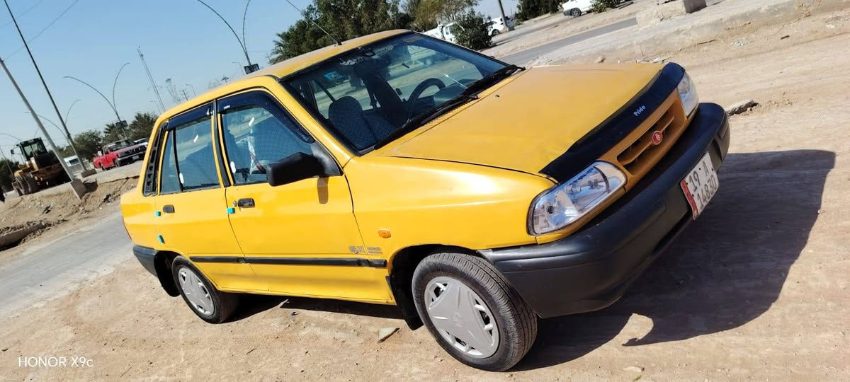 سلام عليكم سايبه للبيع موديل 2010 مكينه وكير جدد كهربائيات شغاله رقم كربلاء انكليزي مصفرة هيئه وغرامات تحويل مباشر سنوية لل 29 السياره جديده ومال جناي وحلى من الصور شرط سيارة لاضربه ولاتبديل سيارة نضيفه وخير من الله سياره جديده 
السعر 23 ورقه وبيها مجال بسيط حك الجيه العنوان كربلاء ***********
