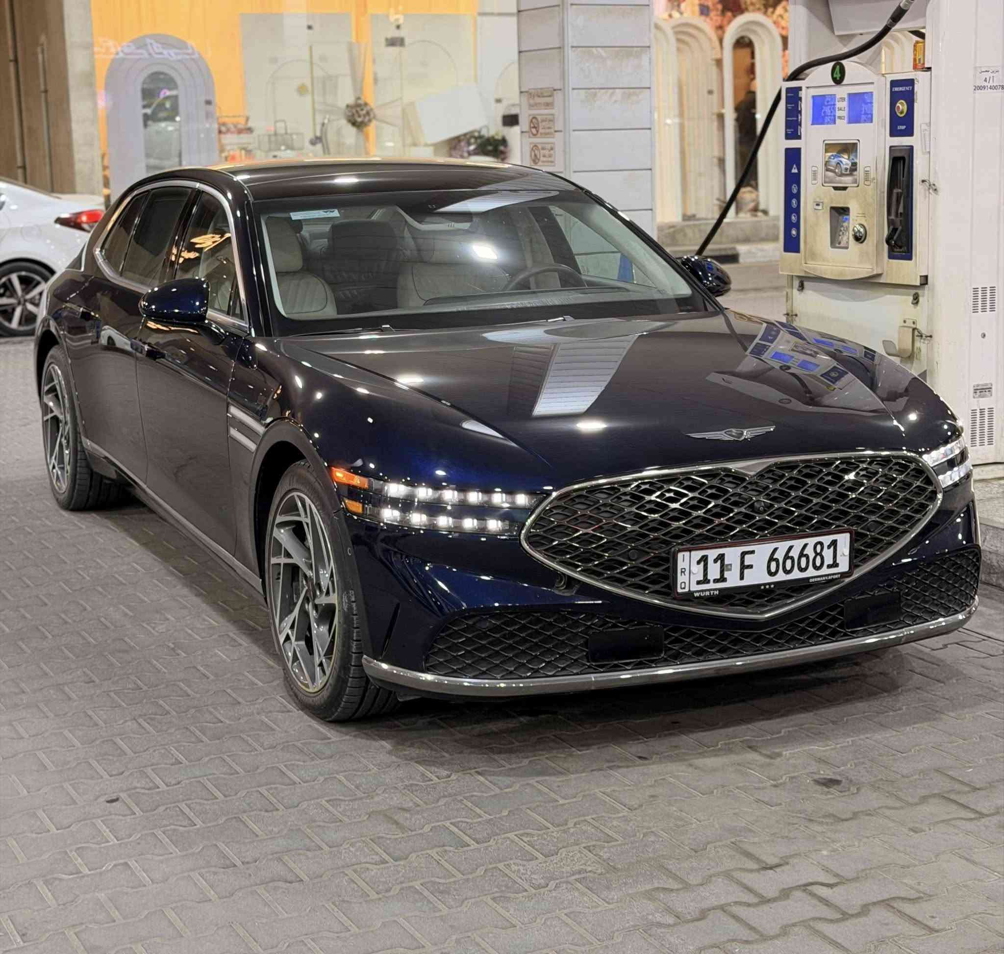 السلام عليكم
جينسز 2023 g90 وارد امريكي

مغلفة ppf بالكامل‏

Genesis g90 2023 3.5L

‏اللون: نيلي مميز (داخل ابيض ملكي)

         حجم المكينه :6 سلندر تون تيربو (3.5)

المسافه المقطوعه : 37 الف (كيلو متر وليس ميل)

                      

 مواصفاتها:

1.شاشه + مساج بالكشنات الامامية

2. بنوراما 

3.كامرات 360

4. بصمه 

5.بردات خلفيه 

6.مري خلفيه 

7.كشنات جلد 

8.برده خلفيه كهرباء

9.داخل الوان led

10.صندوك كهرباء

11.تحكم بالريمونت تتقدم وترجع

12.حساس خلفي امامي

13.رادارات 360 درجه

14.تشغيل عن بعد

15.لايتات لد +زنون

16.بكلايت لد

17.هيترات بالكشنات حار بارد خلفي امامي

18.سقف كنتارا

19.كشن السايق والراكب ميموري 

20.قطعتين تبريد

21.هاند بريك بصمه

22.تحديد مسار 

23.ايقاف ذاتي

24.اوتو ستوب

25.اوتو هولد

26.مري شفط 

27. كير ماوس

28. فور ويل awd

29. فول تحكم 

30.شحن وايرليس

31. نظام ترحيب عن الاقتراب

32. شعار جنيسسز بالمري

33. سستم سماعات 17 سماعة

34 . ستيرن كهرباء+هيتر

35 . داتا شو

36 . شحن وايرلس

الضرر: الجاملغ الخلفي فقط صبغ

بدون دواخل بدون اي شي

فول مواصفات  مرقم بغداد (شبه مميز)

السعر 510 و بي مجال بسيط

 

مكان السيارة : البصرة

للاستفسار  ***********
