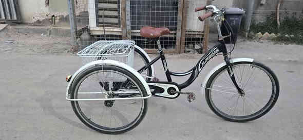 بيسكل لل بيع اخو الجديد السعر ٢٠٠الف ***********
