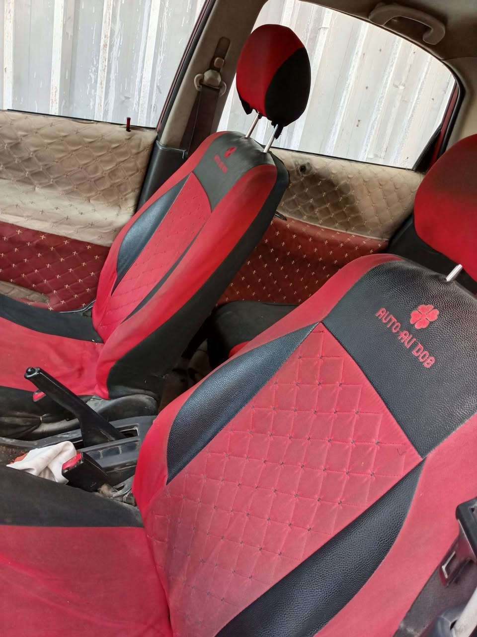 السلام عليكم سوزوكي ليان 2055 رقم دولي السعر 24 او بيها مجال سياره حلوه ناعمه بالمشي ماكو صرف  مكاني بغداد مكلف بالنشر صاحبها موجود ***********
