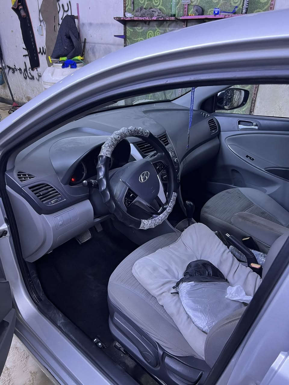 اكسنت 2016 سلفر محرك 1400 السياره جديده على وضع الشركه ماعدى جرد بيها للاستفسار الاتصال على الرقم ***********السعر 87
