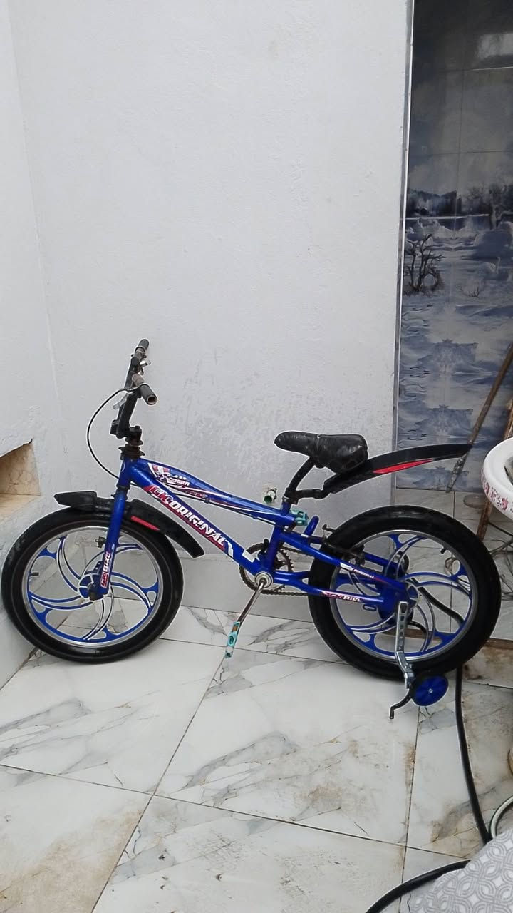 باسكن ياباني للبيع اصلي ما عايز كلشي تايرات جديدات كامل اشتريته لابني بس طلع جبير ما يكدر يسوقه عمره سبع سنوات واريد ابيعه لو مراوس باسكن ازغر من عنده عمر سبع سنوات سعر البيع 45الف نجف حي النداء


**إذا كنت صاحب هذا الإعلان وتريد حذفه لأي سبب، رجاءا أرسل رسالة إلى الدعم الفني**