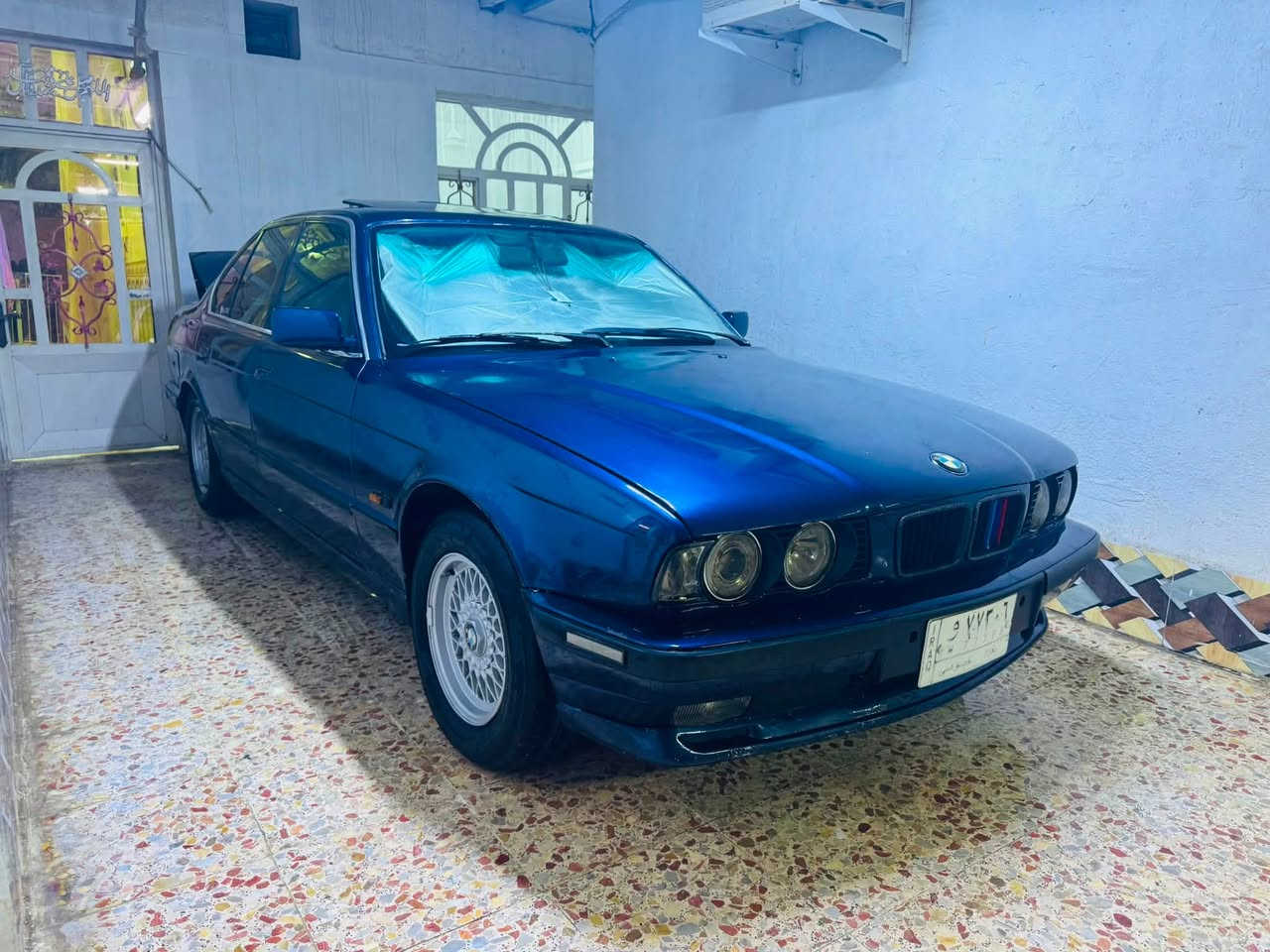 السلام عليكم 

للبيع  ‏او مراوس ب اقل منهه
540i.   V8.   اصل 35
مكينه وكير حاويه مكفوله 
شلعه ومعدل يخبل وتراي وين ميعجبك 
مكفوله من ضربه 
بجم عريض
فتحه سلايت 
تبيريد ثلج
غرفه جديده 
حداديه امامي وخلفي جديده
تخم ويل وتخم تاير خليه جدد 
جاهزه للاخير 
رقم بغداد تحويل ثاني يوم
مكان طريق كربلاء نجف الحيدريه
معروضه ب 75$ وبيهه مجال 
***********
