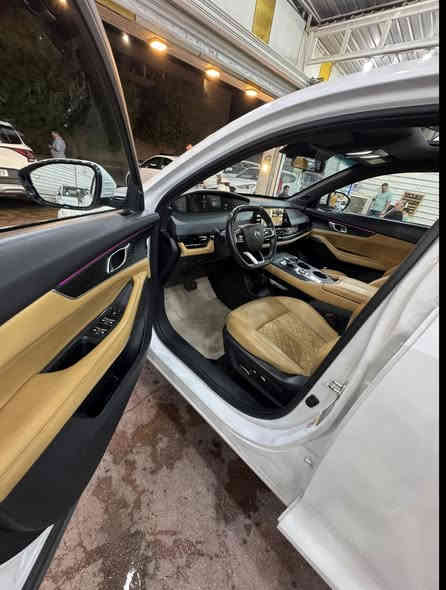 🌹🌹تحية طيبة🌹🌹
شانجان 2023 يونكي UNI-K
بيه كم ملاحظة مبينة بلسونار 
كير مكينة مكفول 
ماشية 97 الف كيلو 
اي نقص مابيه السيارة 
رقم اربيل الجديد باسمي 
مكاني بغداد معارض الكريعات 
السعر 180 ورقة او مراوس 
***********
