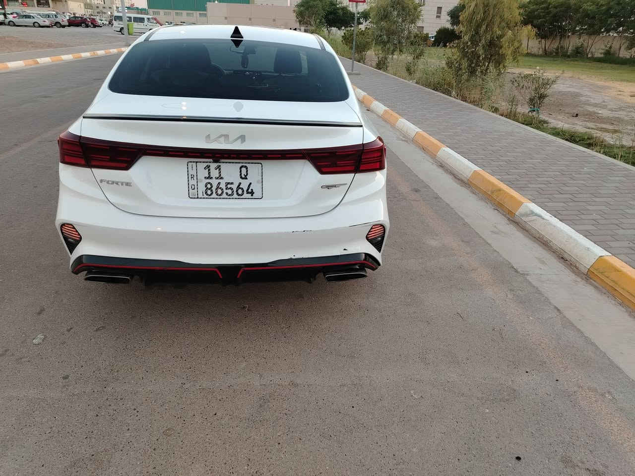 للبيع او مراوس
السلام عليكم

فورتي 2023  ( GT ) 

محرك 1600 تيربو  تسحك عادي محسن 

كير DCT 

حادث امامي دعاميه وبنيد شواصي لغود مكفولات 
_____

ماشية (66 )

 فول ما عدا الفتحه

رقم بغداد  تحويل ثاني يوم   

____

المواصفات ..

1.بصمة تشغيل + ابواب وصندوق + تشغيل عن بعد 

3.علامة GT على الدشبول 

4.شفتات ستيرن 

5.شاشة كبيره مع نظام تشغيل ابل كار بلي 

6.اندرويد واتو 

7.كاميرا دواره ( وضعيات 2 )

8.انضمة قياده سمارت + سبورت + نورمال

10.كشنات مطرزه علامة GT

11.لدات داخليه متغيرة الالوان ( بلادي ) 

12 قطعتين تبريد 

13.شحن وايرليس

14.دركه شكل رياضي مختومه بعلامة 

15.رادارات جانبيه + اماميه + خلفيه 

16.تحديد مسار + كروز سرعه 

17.قياده ذاتيه 

18. هاند بريك بصمه 

21.دبل اكزوز 

22.زنون عالي ناصي 

23. اشاير بل مرئي 

_______________________________________

مكان السياره بغداد ***********
سعر 135
