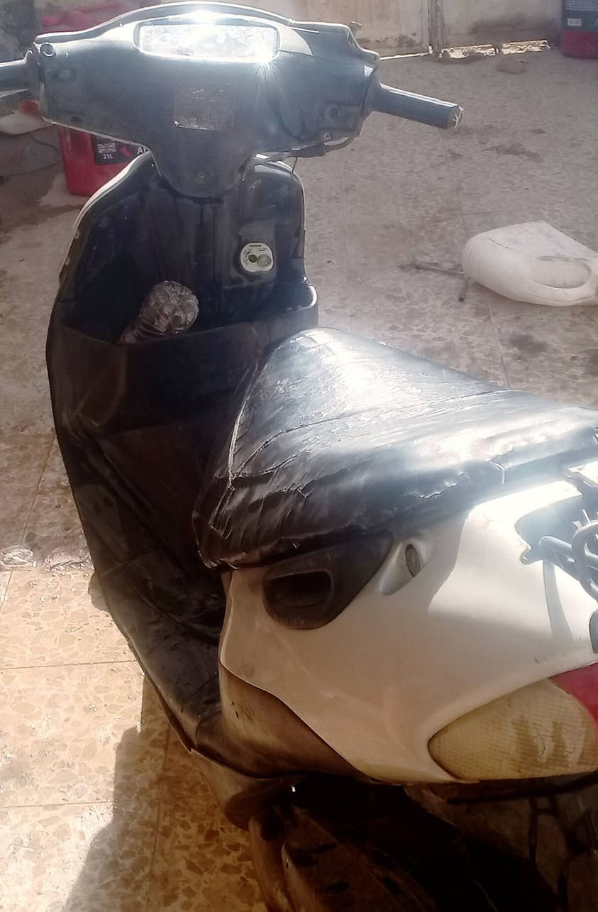 السلام عليكم ورحمه الله
دراجه ساسوكي جنطه دراجه كامله نقصها بس باتري اواق
السعر 225وبيها مجال للطيبين للتواصل علا هذا الرقم ***********الي مو شراي لا يتراسل
