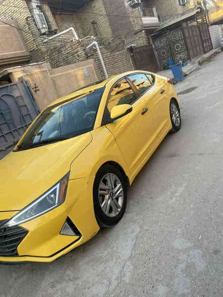 السلام عليكم 
النترا 2020 وراد امريكي 
السيارة خير من الله مكينه گير وصدرها وحداديه جديده 
مواصفاتها : 
بصمه 
فتحه سقف 
دخول ذكي 
عدسات زينون 
شاشة وكامرة دوارة
تثبيت مسار 
مانع انزلاق
وضعيات قيادة 
مثبت سرعة 
شاشة اعطال بالدشبول
كشنات السايق والصدر تدفئة
السيارة جاهزة وباقي المواصفات معروفة صور الحادث مرفقة بالمنشور
رقم بغداد والسنوية بأسمي تحويل ثاني يوم ، مكاني بغداد الأمين الثانية او بغداد / القادسية 
السعر 126
*********** ما متواجد على النت فقط رقم بغداد
