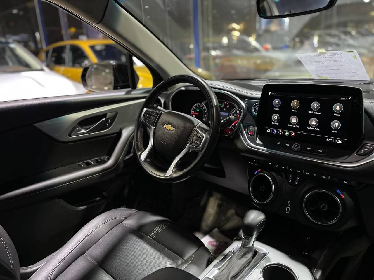 شيفرولية بليزر فئة 3LT موديل 2023 لون أسود محرك ستة سلندر
#الضرر    :  جوملغ خلفي 
#الموديل :  2023 وعداد المسافة 15 الف ميل حقيقي
#الرقم     : حرة مدفوعة الكمرك وجاهزة للترقيم على اي محافظة حسب رغبة الزبون
المواصفات 
▪️ شيفرولية بلايزر لون اسود
▪️ محرك ستة سلندر ( 3.6L )
▪️ بصمة باب وبصمة تشغيل وتشغيل عن بعد 
▪️ طقم ويل حجم 18 مع طقم تاير جديد 
▪️حساس خلفي
▪️رادار جانبي 
▪️رادار امامي مانع تصادم
▪️حساسات ورادارات الانحراف عن المسار
▪️ غرفة السيارة جلد اسودّ اصل 
▪️ تحكم كهربائي لكشن السائق
▪️ شاشة دشبول كبيرة لمجموعة من الايعازات 
▪️جنطة كهرباء
▪️تدفئة  تبريد لكشنات المقدمة
▪️سستم صوت كامل


**إذا كنت صاحب هذا الإعلان وتريد حذفه لأي سبب، رجاءا أرسل رسالة إلى الدعم الفني**