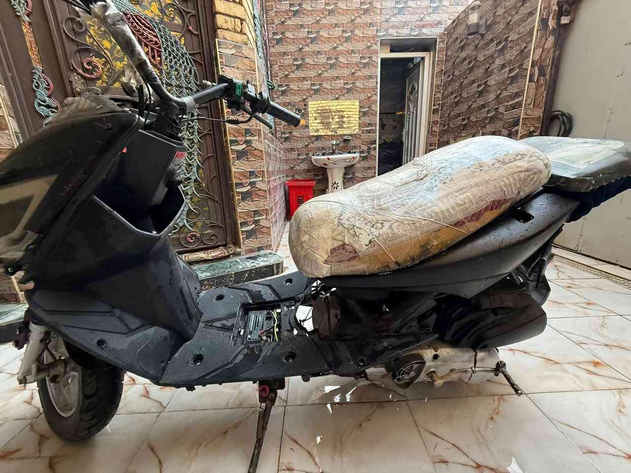 للبيع سكنس صيني دراجه شغاله بوشه 55 مال جر وعر دراجه من ابدل دهن تبخر وره يومين تكطع تبخير تواير توني مبدلهن بنزات جدد  ابيع فحم سعر 1︎︎50︎︎ قفل تواصل واتساب 
‏‪***********‬‏
