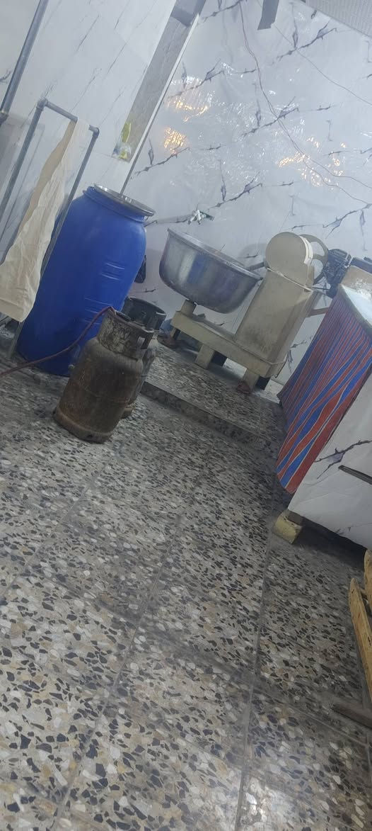 سلام عليكم عندي فرن صمون جديد جاهز من كلشي اليجار سبب عدم تفرغ فرن جاهز مكاني الشعب منطقت الجمعيات شارع سده رقم ***********واتساب
