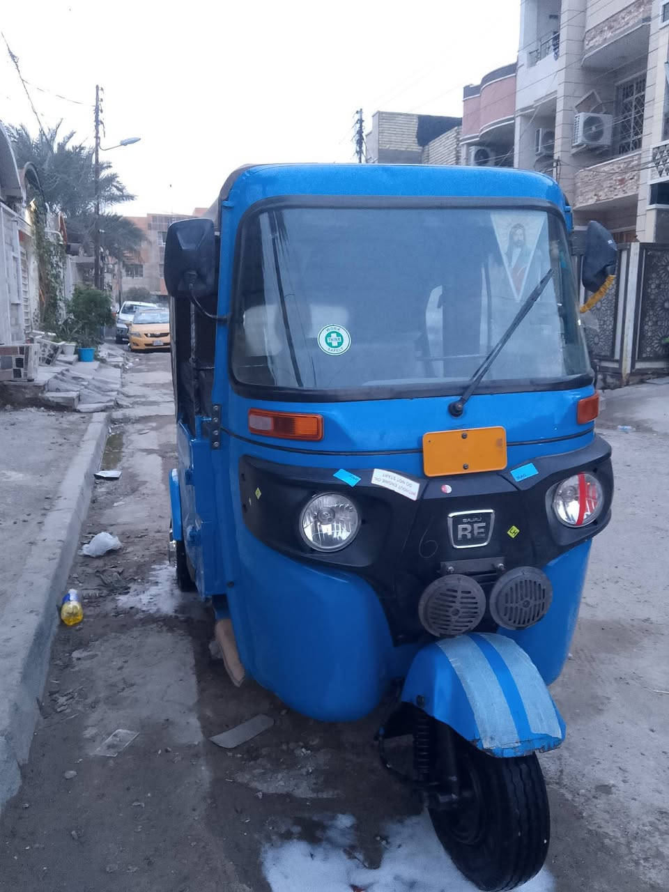 سلام عليكم تكتك للبيع 2022الشهر12 كفاله عامه بس بيه شخطين بل لغد بس السعر 9/5. ***********
