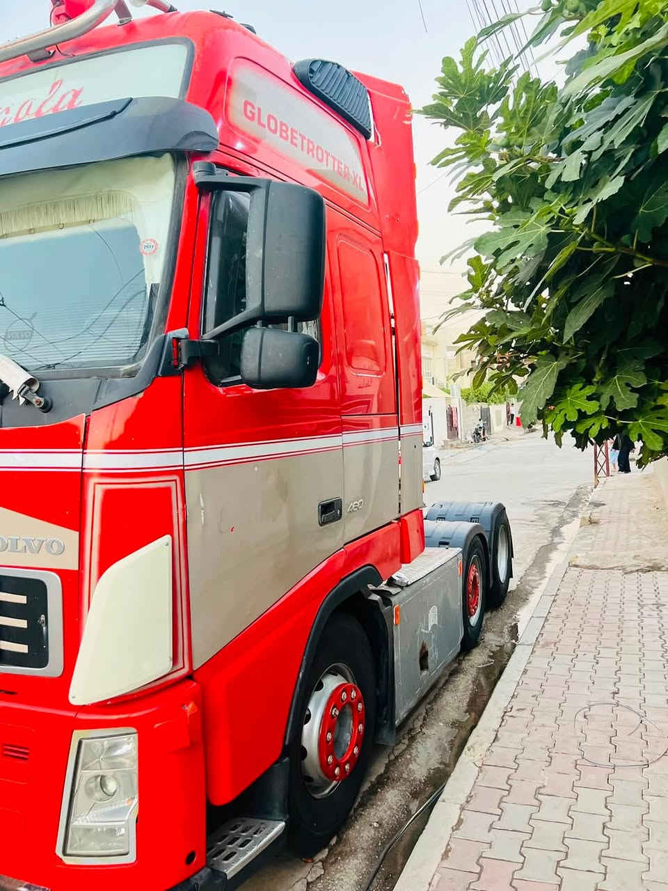 للبيع فالفو  سنكل سحال موديل 2003 كير اوتماتيك  كير محرك شرط هي والعربانه مربوطه عربانه فلات تك تاير ترهم مزوج 11 مابيه نقص رقم نكليزي سليمانيه سنويه مشروع لل 31 باسمي  240 ورقه بيه مجال مكاني كركوك ***********

