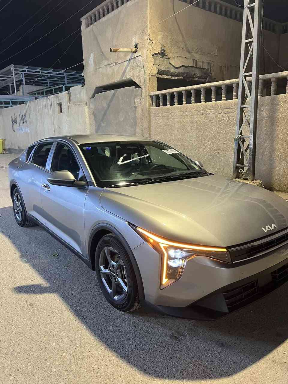 السلام عليكم k4 للبيع سياره وارد امركي ومكفوله كفاله عامه سياره بدون رقم سعر 168مكاني البصره ***********
