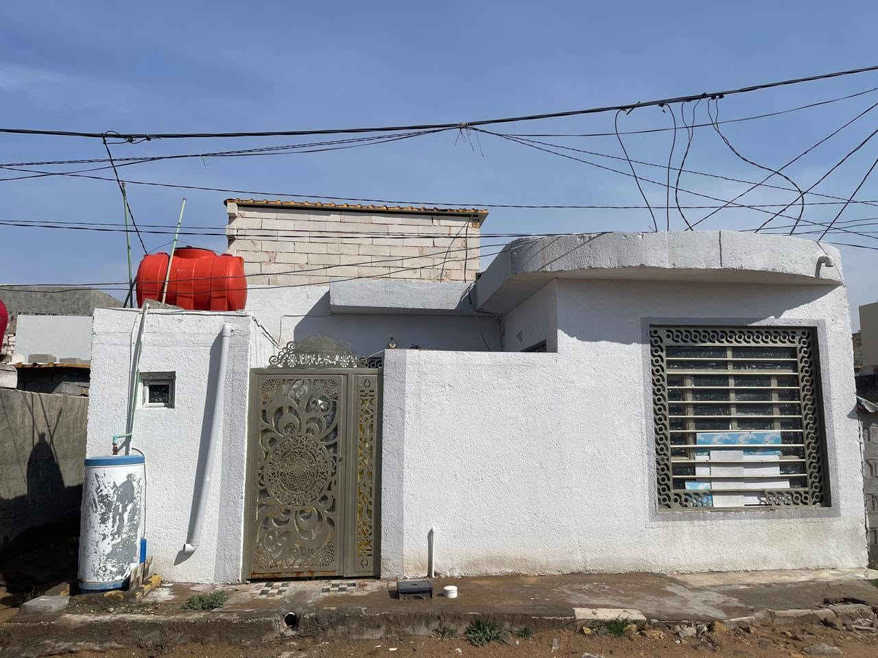 سلام عليكم
بيت طابو زراعي علوه الفحل خلف شارع الفلل  

مساحه 100 متر 

سقف صب 

كامل من كلشي 

سعر 24 

وبي مجال قليل 

***********
