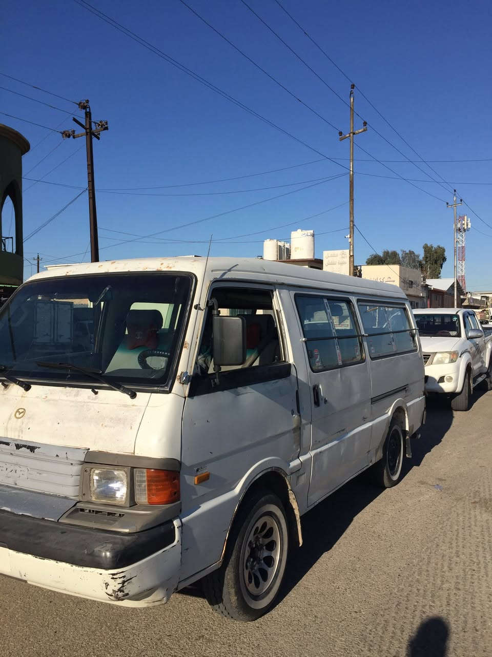 سلام عليكم مازده 14 راكب للبيع موديل 90  رقم سياره دهوك 
وكاله وتحويل شرط  بدون غرامات  .السعر 45 وبيه ومجال    سياره موجوده موصل حي وحده للاستسفار تواصل ع رقم ***********
