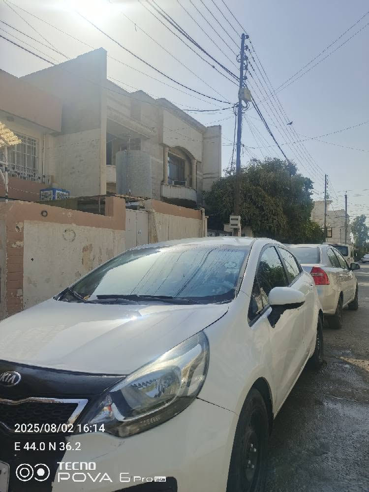 کیا ریۆ مۆدیل ٢٠١٦ مەکینەی ١٦ مەرغوبە مواسەفات سوکان ڤۆلیومە شاشە ئایپاد ئاوێنە ئاوتۆیە Eco یە 4.5پارچەی هەیە و مەکینەو گێرو هەموو شتێکی بە شەرتە سەیارەکە بێ کێشەیە و ماڵی دۆستە  (***********)  نرخیشی(80) وەرەقەیە سێ وەرەقەش خرامەی لەسەرە أربيل, العراق
