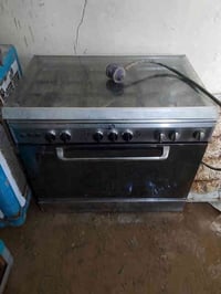 من رخصة الادمن  طباخ خمس عيون كله شغال نظيف السعر150الف مع ملحقاته ماع...