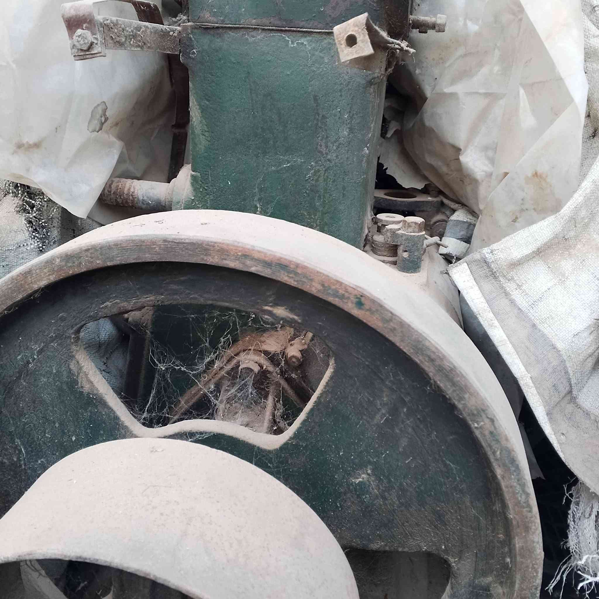 لستر البيع يحتاج بس تجفيت السعر
380 بيه مجال العنوان ديالى المقداديه. ***********

