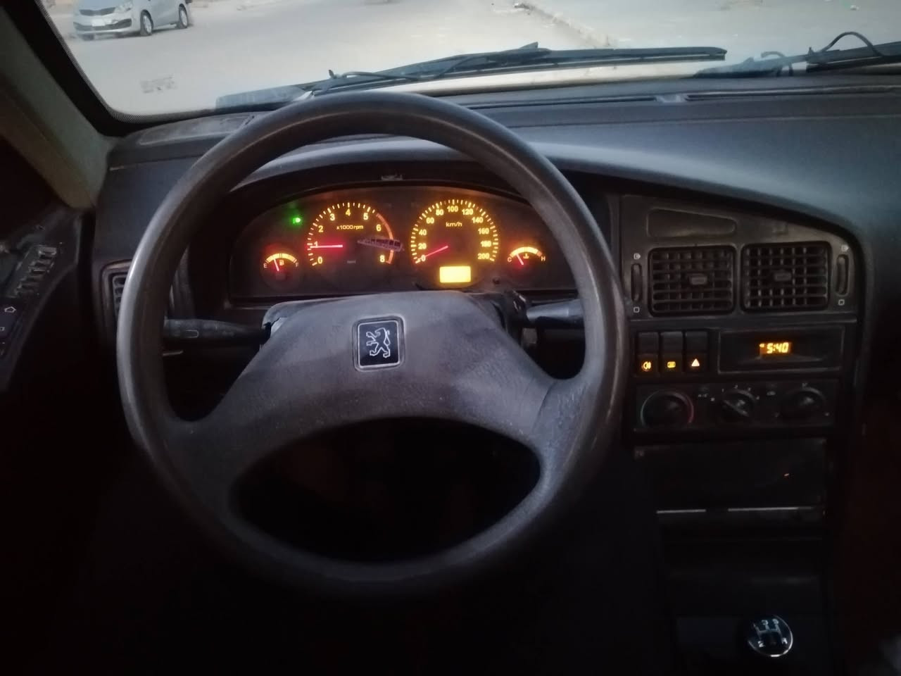 بيجو 405 موديل12 السياره بيهه قاصر واحد سياره جاهزه مكينه كير حداديه تخم تاير كهربائيات خير من الله سعر 18 وبيه مجال بصيط الشراي يتصل *********** لاتراسل مارد مكاني ناصريه
