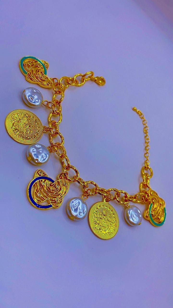 سوار فرفشه ايطالي 🤚طلاء ذهب ضمان مطعم بصدف لولو او فيروز او مينه جمانه


**إذا كنت صاحب هذا الإعلان وتريد حذفه لأي سبب، رجاءا أرسل رسالة إلى الدعم الفني**