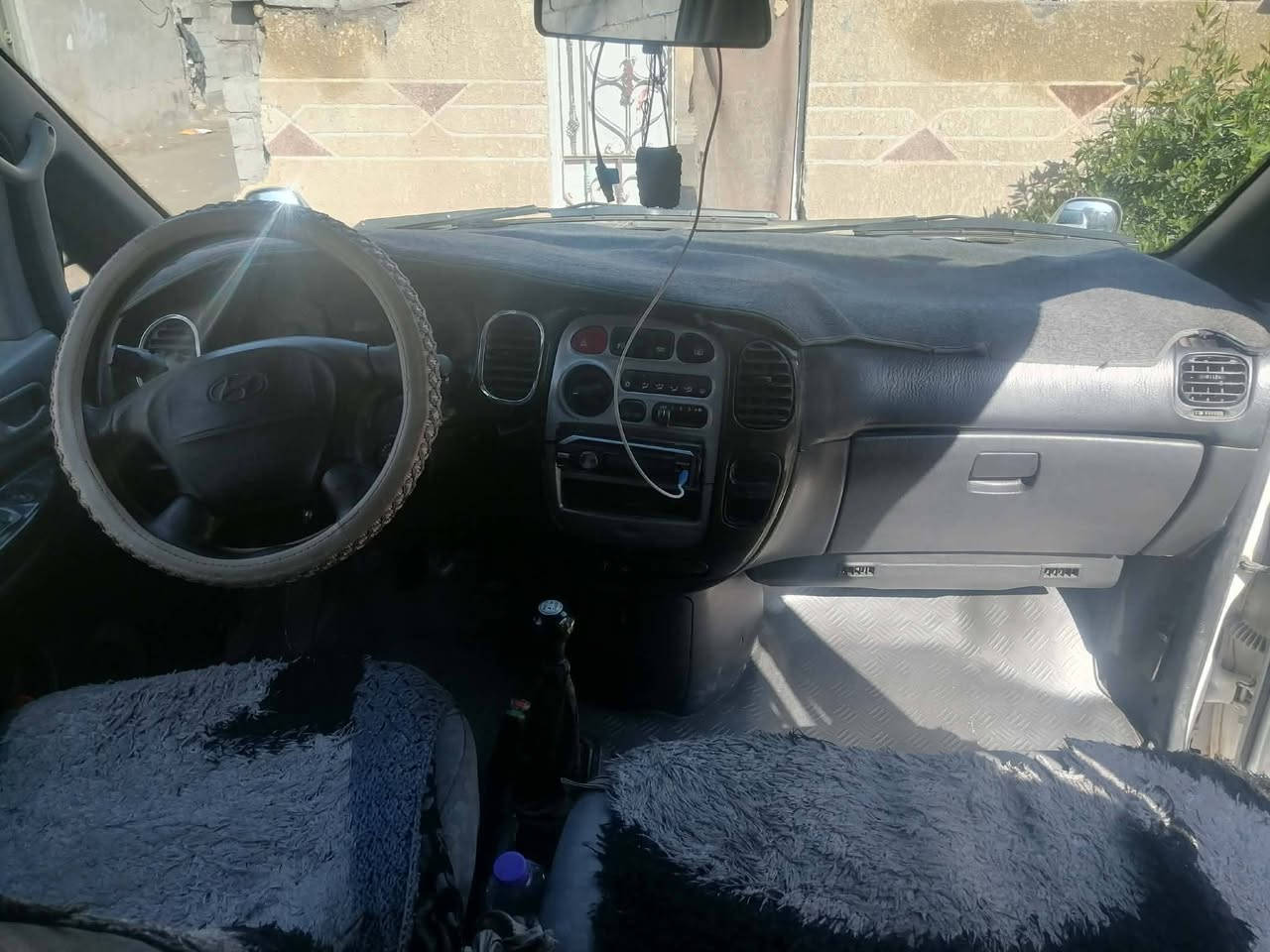 السلام عليكم.. ستاركس 2007 مفتوح دسك امامي خلفي كهربائيات كلهة شغالة تخم تاير باتري جديد سلف جديد مكينه بيهه بخار قليل كشر نضيف رقم إنكليزي هزة وسنوية جديده ل 2031 مداور ثاني يوم السعر 70 للاستفسار اكثر الاتصال على الرقم ***********
