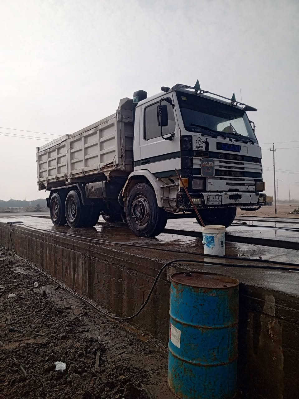 سلام عليكم سكانيه البيع شاصي مكفول تخم تاير مجموعه كتر رقم نينوه سنويه ال 28 المكان  الاتصال ***********
