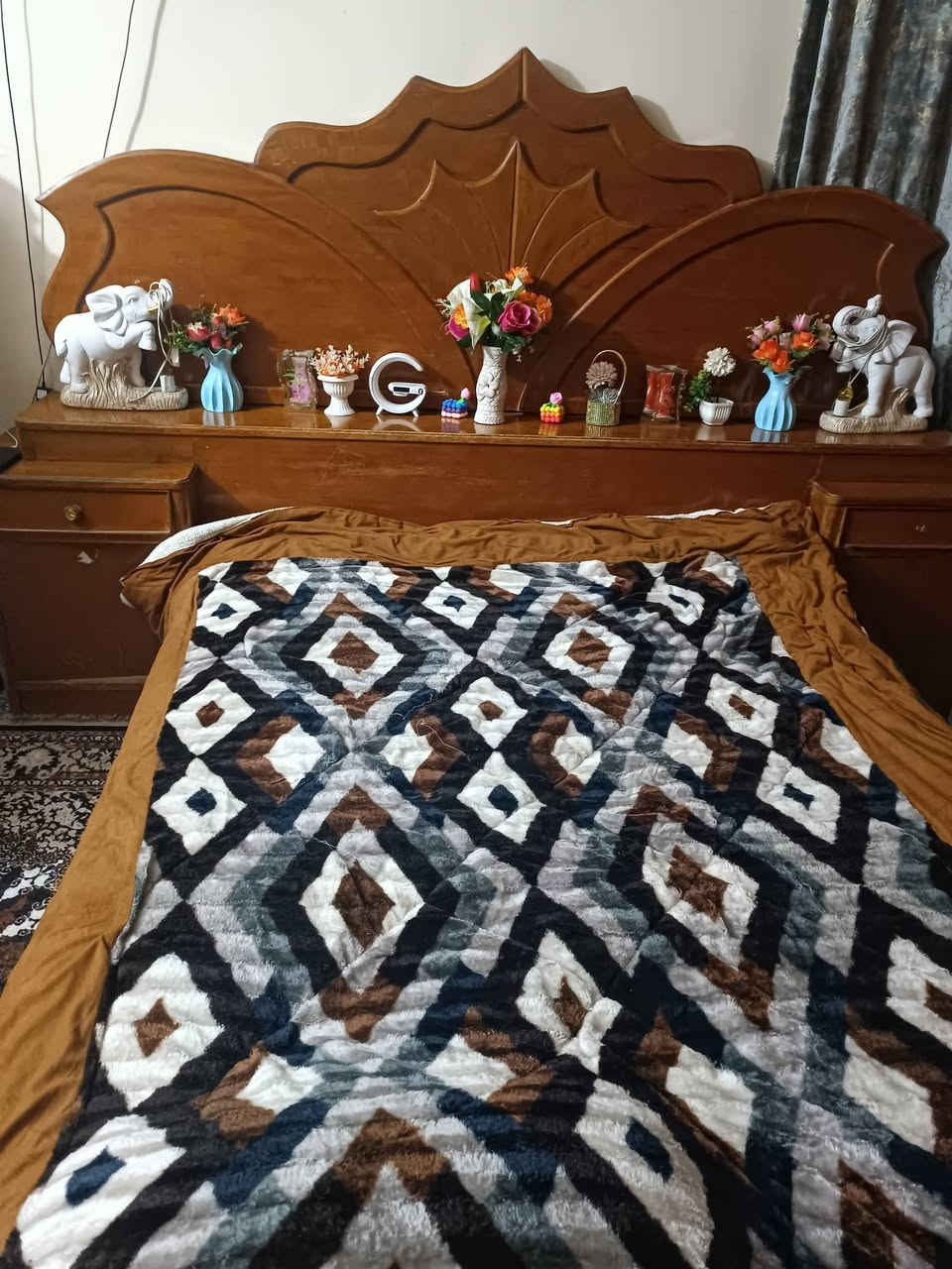 غرفه نوم صاج للبيع في الديوانية السعر 500وبيها مجال الاتصال بالرقم ***********
