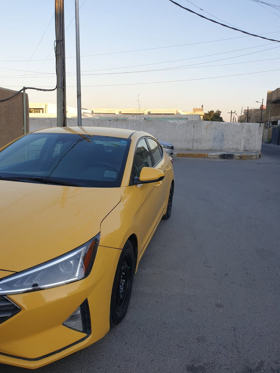 السلام عليكم ورحمة الله  مكلف بالنشر  الاتصال ع رقم صاحب السياره مباشر
النترا موديل 2020 سويج
مكينه 2000 دوش 
السعر $145 وبيها مجال
الممشى 120 مايل
رقم بغداد باسمي 
شاشه كبيره كار بلي 
 تحكمات ستيرن/كروز سرعه
تحديد مسار/مانع انزلاق
توقف ذاتي / رادار امامي وجانبي 
 مودات قياده 
مكينه وگير وتبريد كفاله
حادث السياه بسيط بدون لا تبديل ولا اي قطعه مفتوحه فقط الدعاميه
ايرباك فقط الدركه
العنوان/ بغداد مدينه الصدر
سياره جديده وجاهزه اي نقص مبيهه 
الاتصال‭
‭0770 856 7425
