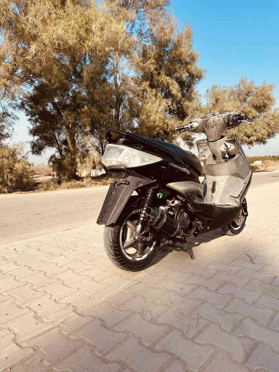 دراجه سكنس رياضي بوشة 56 اربع ولفات نوزل معدل وشلعه انطلاق نظيفة كلش صالنصه رياضي كاربون فايبر -يدات رياضي -استاند رياضي -دبلات امامي رياضي- سلف رياضي - اطارات جديده جميع الكهربائيات شغاله 
السعر 750 للاتصال ***********
