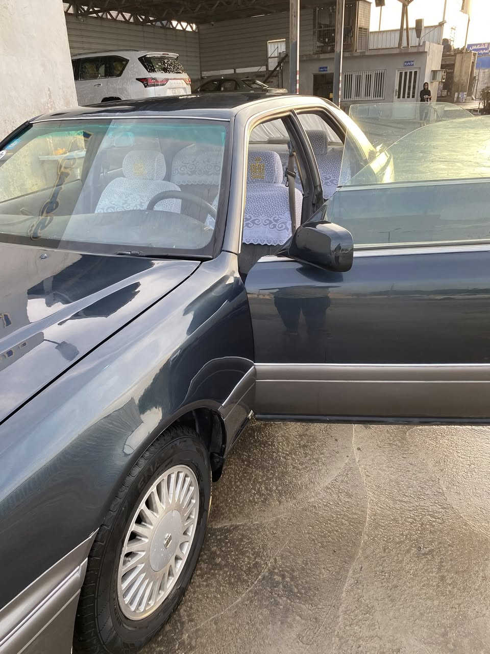 السلام عليكم
راس الثور فلات 

موديل 1995 

مكفولة من الگص وضربة الشاصي 

مكينة 3000 فيشة البارحة شديته كاملة هي وتفرعاتها

گير جديد مكفول 

حدادية امامية خلفية جديده 

السيارة كل كهربائياته شغاله 

تبريد ثلج

ماعايزه حتى برغي 

وهي احلا من الصور بهواي وتجي وتشوف بعينك 

رقمها انبار راعيه بالنجف تشتري تواجهه 

سعرها 95 $ وبيه مجال 

للأستفسار ***********
