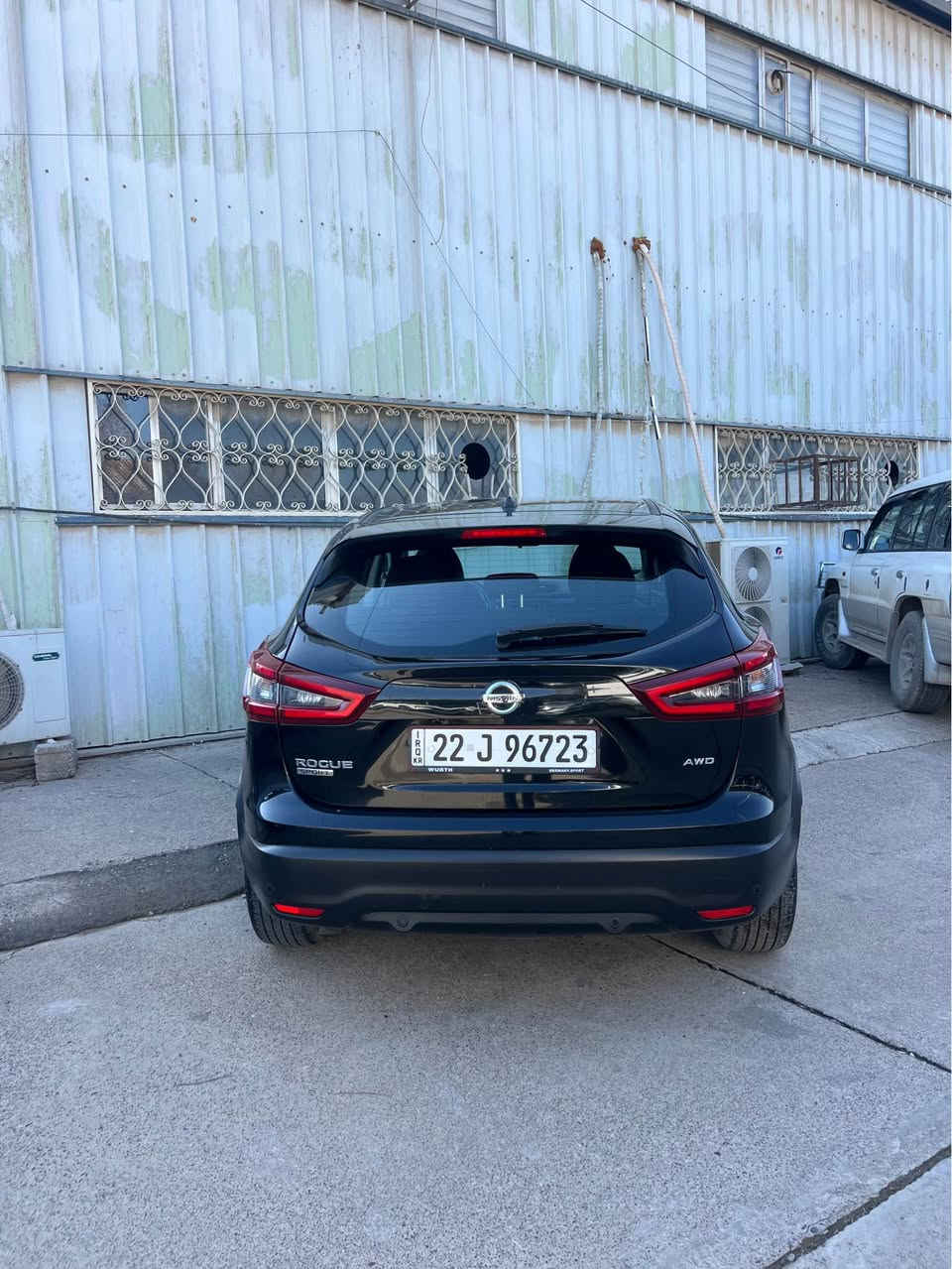 نیسان رۆگ 2022
دەبل ئکسل ئیکۆ رادار 
تەنها٢١هەزار رۆیشتوە
سێ پارچەوپەلەیەکی بچوکی سبوخە
گێرومەکینەی بەشەرت
رەقم سەنەوی نوێیە تا ٢٠٢٩
گۆرینەوەش دەکەم بەسیارەک بەدلم بێت
***********واتسئاب ڤایبر أربيل, العراق
