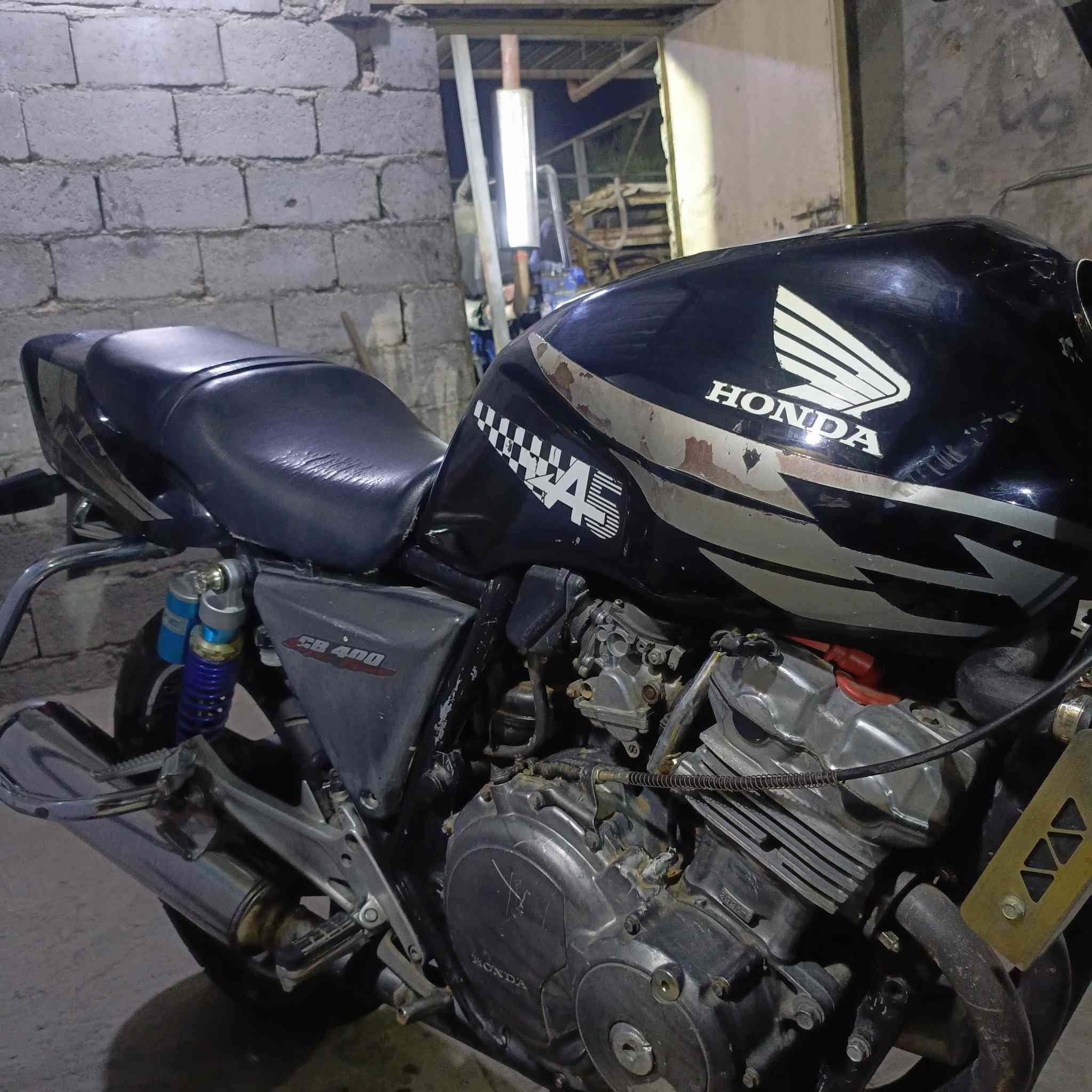 السلام عليكم دراجه سيبي 400 جيل الاول دراجه نضيفه مجفته جديد بس بيه خربطه بسيطه بالكابرترات اوراق اصوليه  سعر 1300 بيه مجال بسيط الاستفسار اتصال 
‏‪***********‬‏
