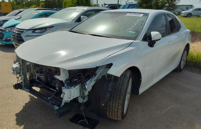 كامري 2024
بدون صبغ

بدون ايرباك 

بيها رصعات  خفيفه بالسقف 

البراغي بين محرك والكير مفتوحه 

رصعه  خفيفه براس الشاصي 

ماشيه 18 الف ميل 

مواصفات le

السعر 220

***********
