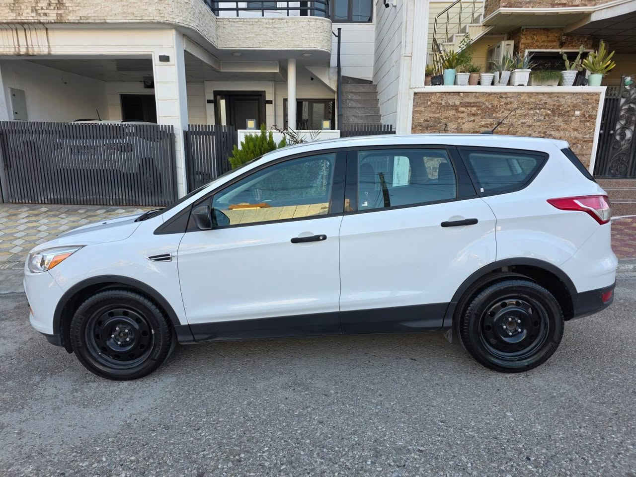 فؤرد ئيسكيپ مؤديل 2014 نيڤا 
بئ بؤياخ
مةكينة 2.5 
گيرتؤماتيك
بةشةرتي گيرومةكينةو تةبريد
بةصمة
تةبريد لةمس
طايةي تازة 
تةبريد 3 پارچة
140هةزاري هةقيقي رؤشتوة
ماشاءالله نمونةية لةجواني
سةنةوي بةسةرچووة
تئ بيني //
تةنها 3 قوپاوي زؤر بچوكي هةية
شؤين / سليماني 
نرخ 115 وةرةقةو معامةلة

*********** خاوةني سةيارةكةية بؤ پةيوةندي كردن السليمانية, العراق
