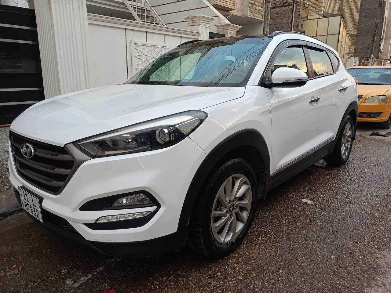 توسان 2016 خليجي السيارة مكفولة من الضربة والصبغ فول مواصفات ماشية 127 السيارة مكفولة من محرك لاتبخير ولاتنقيص وكير وتبريد وصدر وتاير مابيها نقص السعر 165 وبيها مجال اي استفسار الاتصال
*********** 
مكاني بغداد
