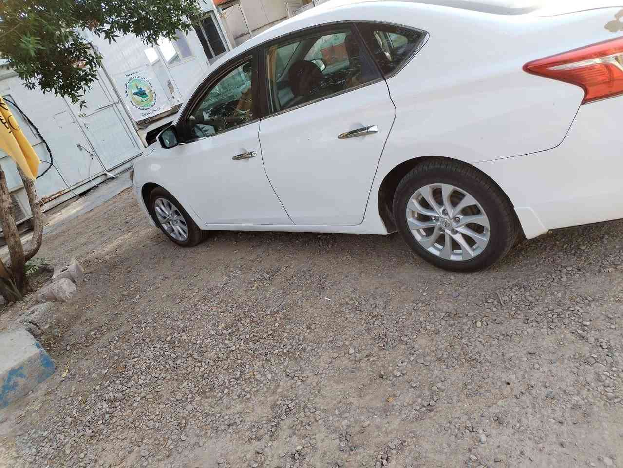 سلام عليكم سيارة نيسان سنترا موديل 2018 ماشية ٩٣ وراد أمريكي سيارة فول ماعدة الفتحة  مواصفات sv سيارة باسمي تحويل ثاني يوم مكان سيارة واسط قضاء الصويرة
السعر ١٠٠ ورقة بيه مجال بسيط حك الجية
الاتصال على الرقم ***********
